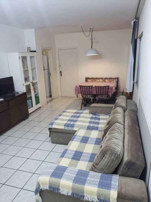 Apto No Centro De Balneario Apartamento